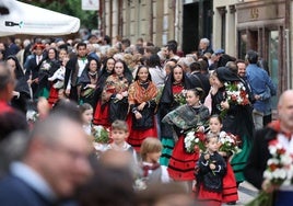 Logroño vuelve a honrar a su patrón con flores