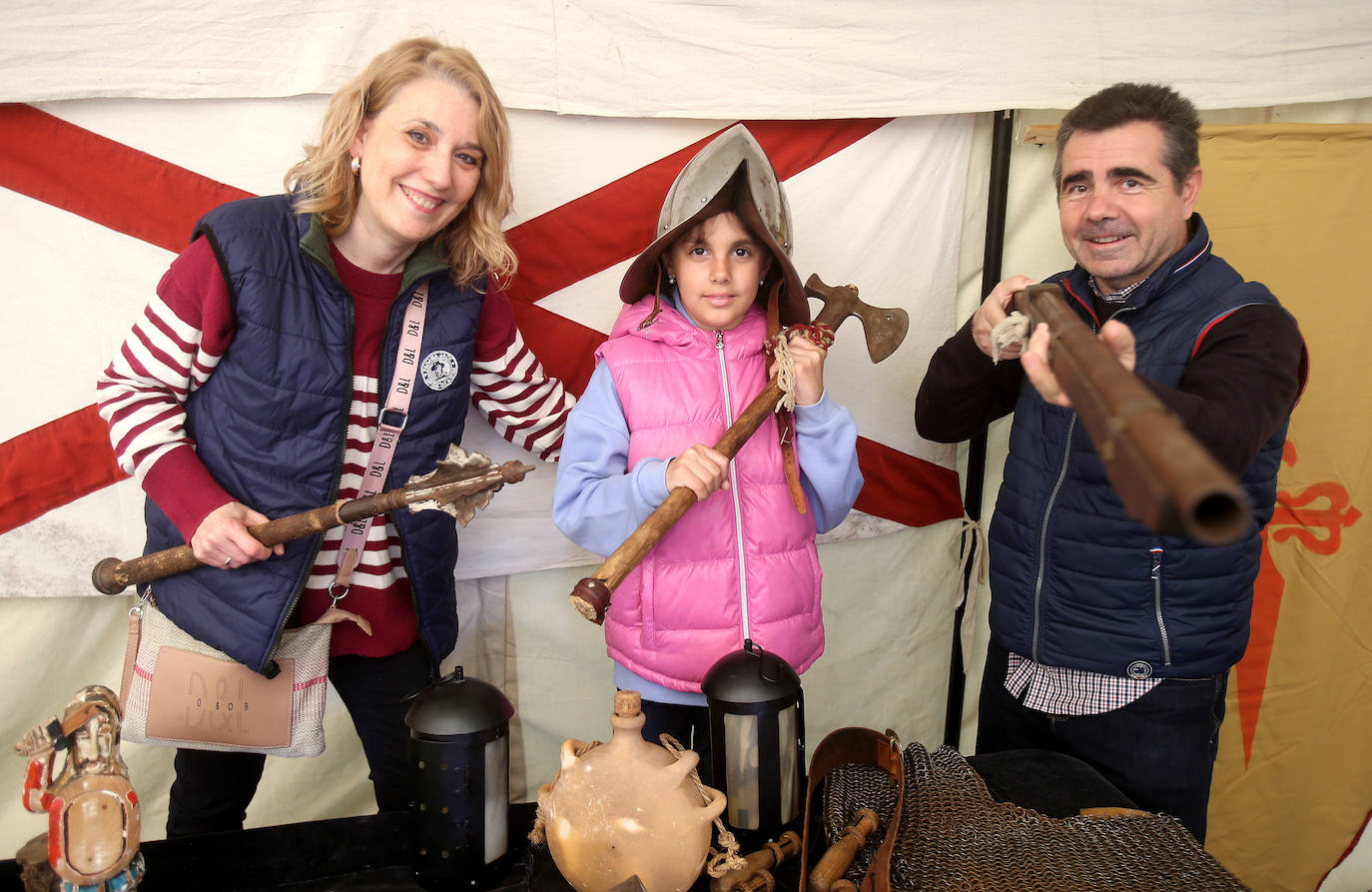 Recreación del campameto de la milicia logroñesa y desfiles por Logroño