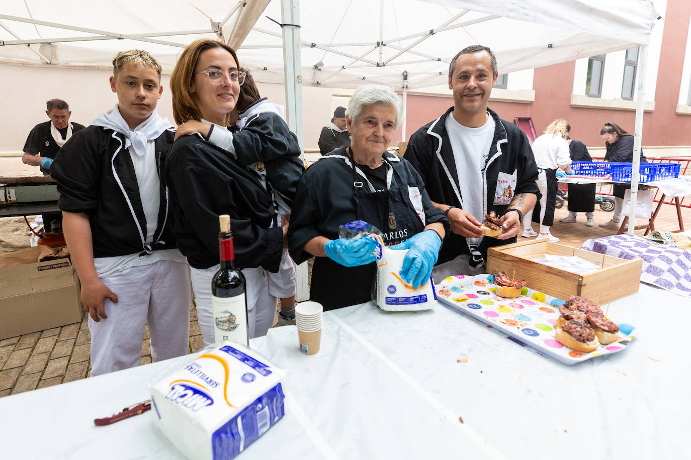 Búscate en las degustaciones de las peñas de Logroño