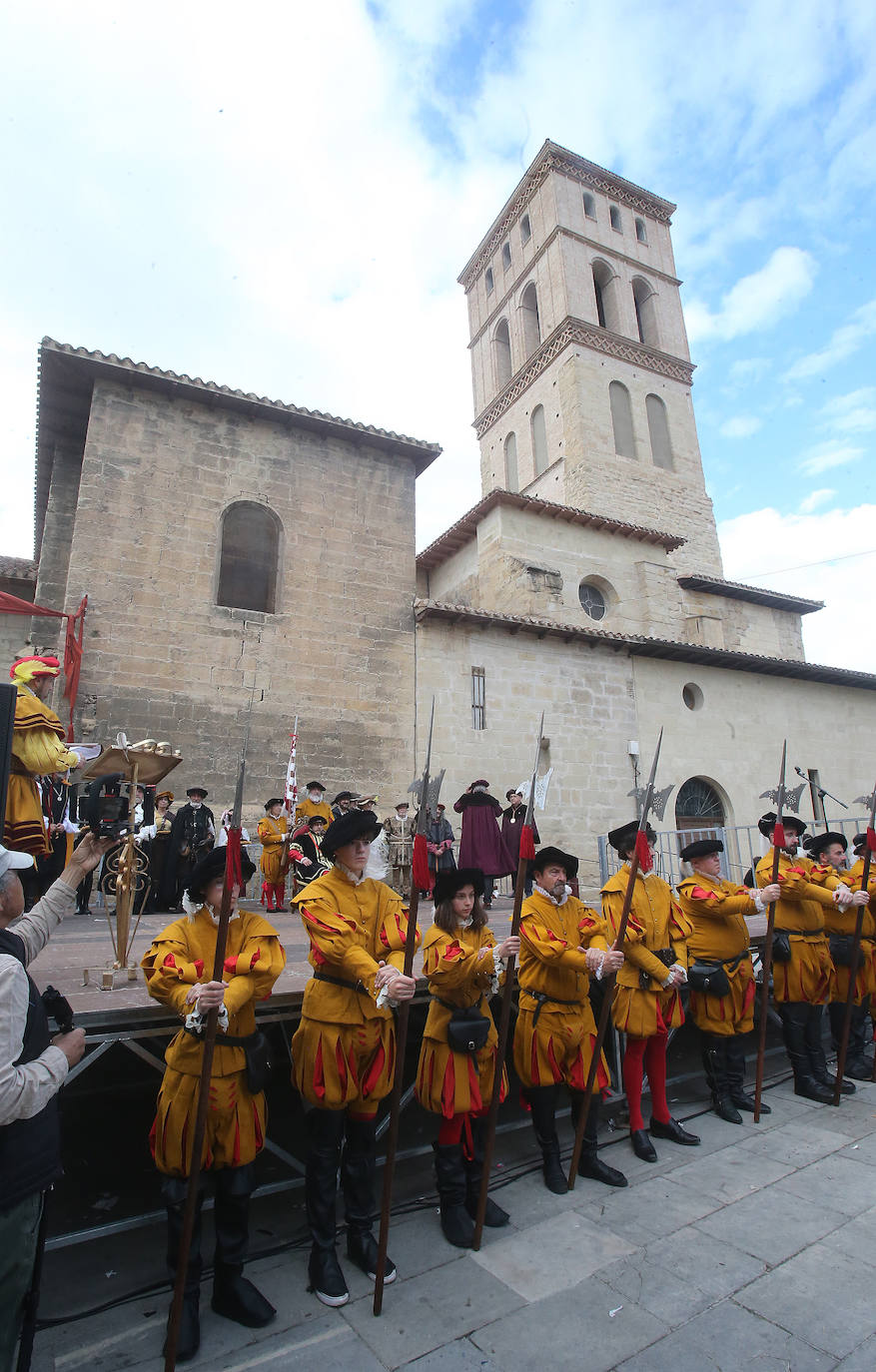 Homenaje a la Ciudad de Logroño. Llegada de Carlos V y entrega de la Flor de Lis al Escudo de Logroño