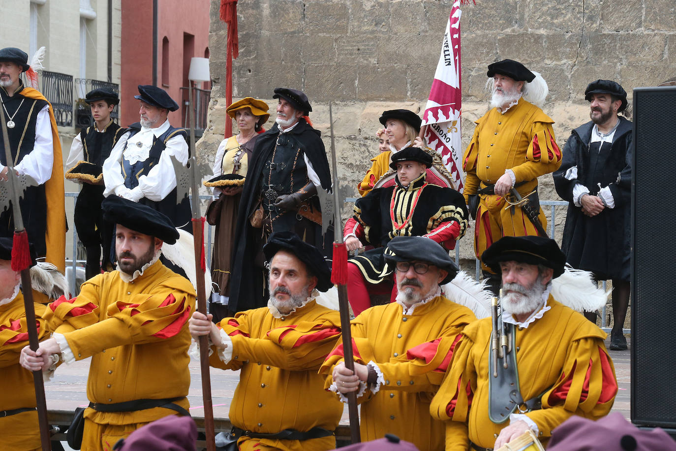 Homenaje a la Ciudad de Logroño. Llegada de Carlos V y entrega de la Flor de Lis al Escudo de Logroño