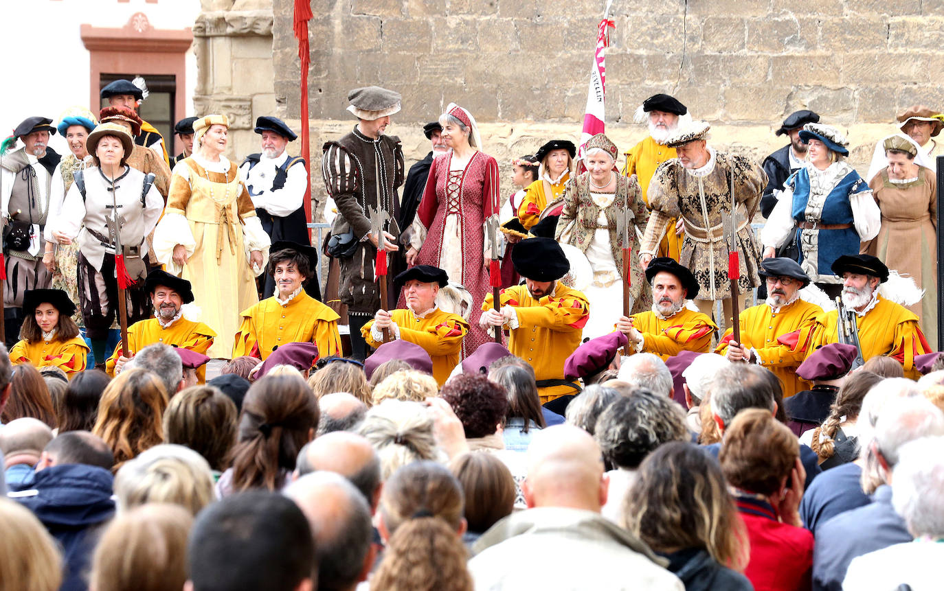 Homenaje a la Ciudad de Logroño. Llegada de Carlos V y entrega de la Flor de Lis al Escudo de Logroño