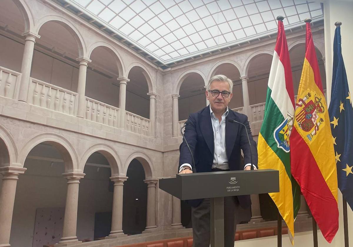 Héctor Alacid durante la rueda de prensa celebrada esta mañana