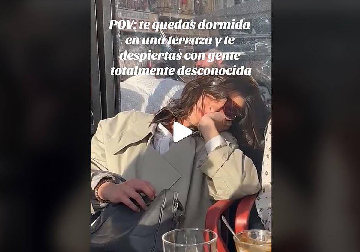 Se queda dormida en una terraza de Logroño y sus amigas se la 'juegan'