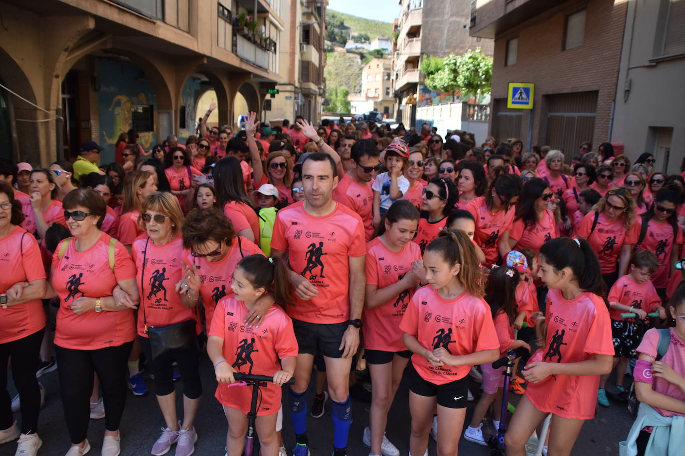 Deporte en la calle y VIII carrera a favor de la AECC en Autol