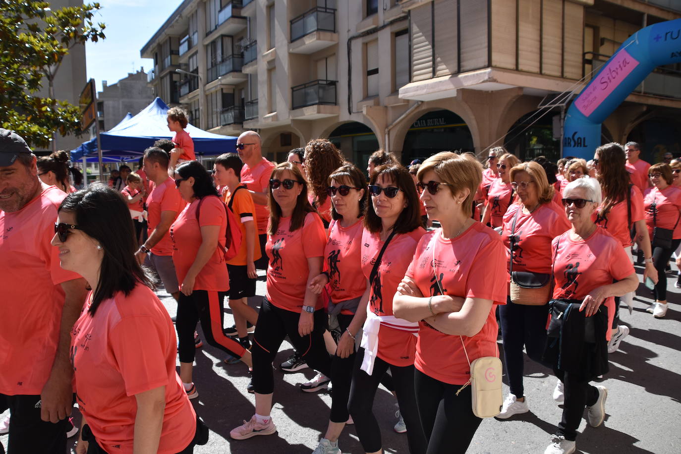 Deporte en la calle y VIII carrera a favor de la AECC en Autol