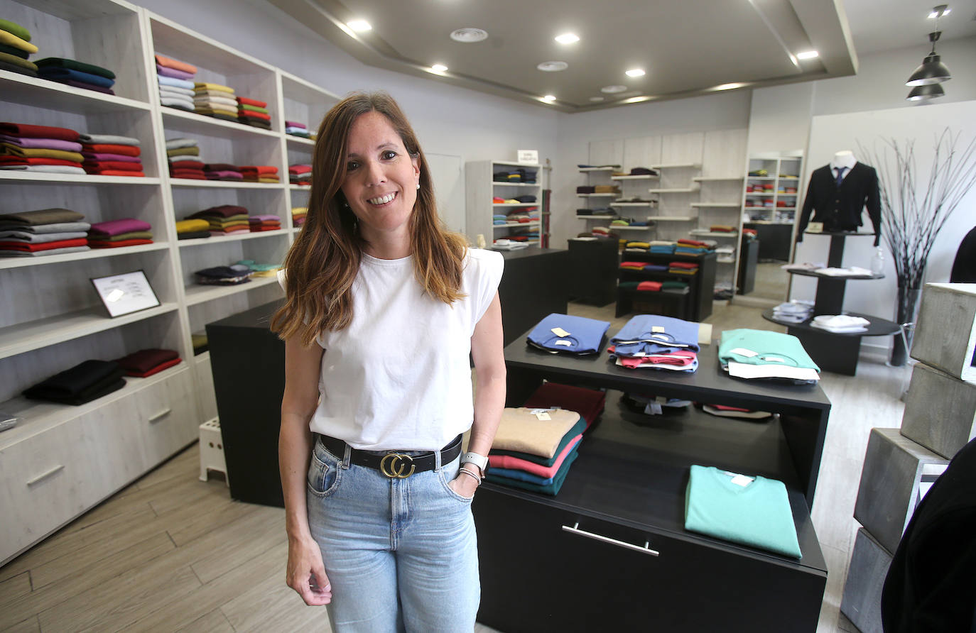 Rosa Molina, en la tienda de Molgoy en Logroño.