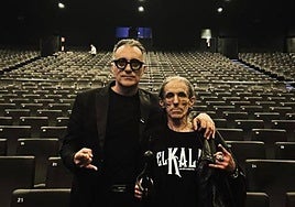 Diego Pérez y 'El Kala' con su premio.