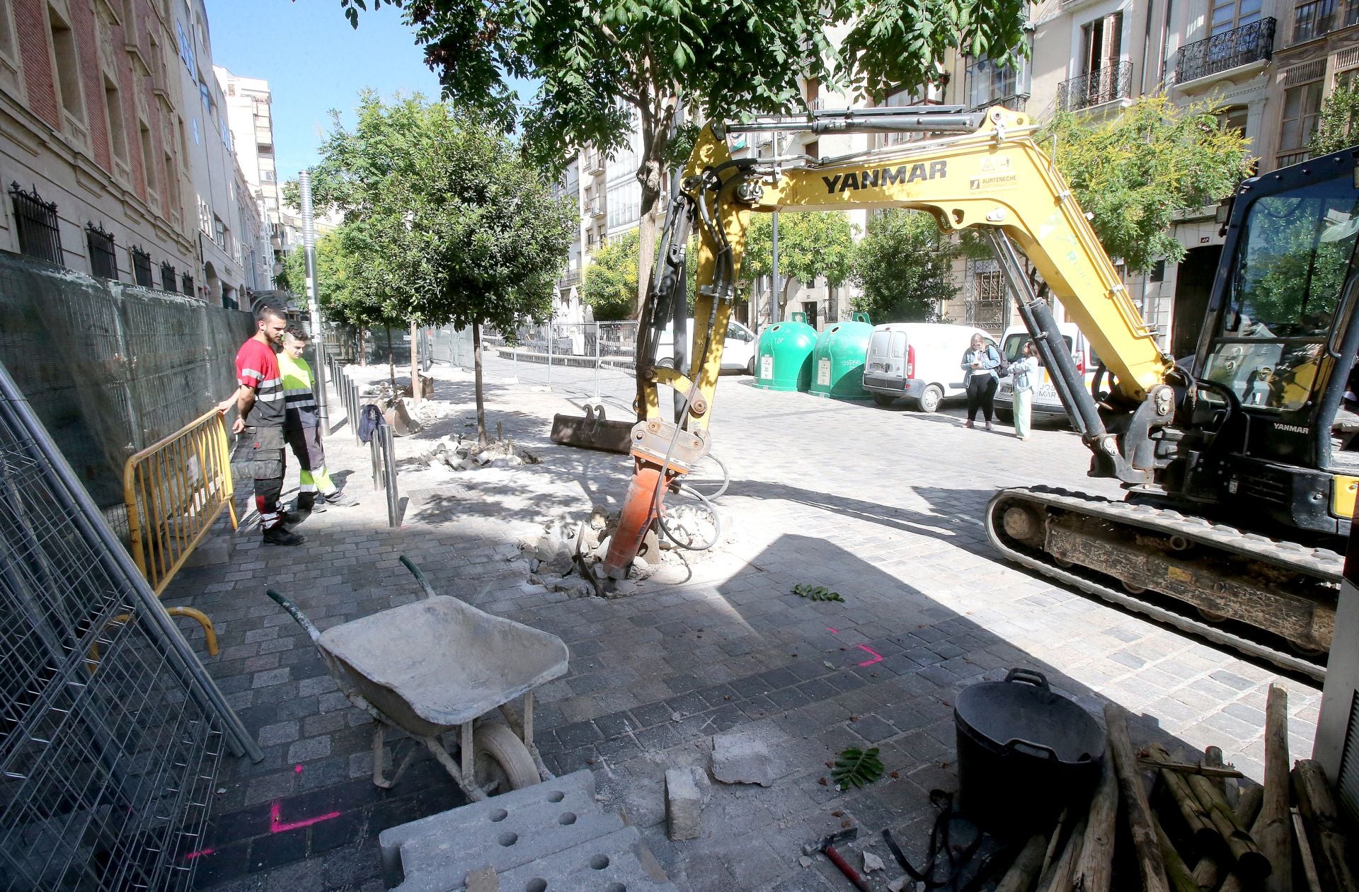 Obras junto al Palacio de Justicia para soterrar los contenedores.