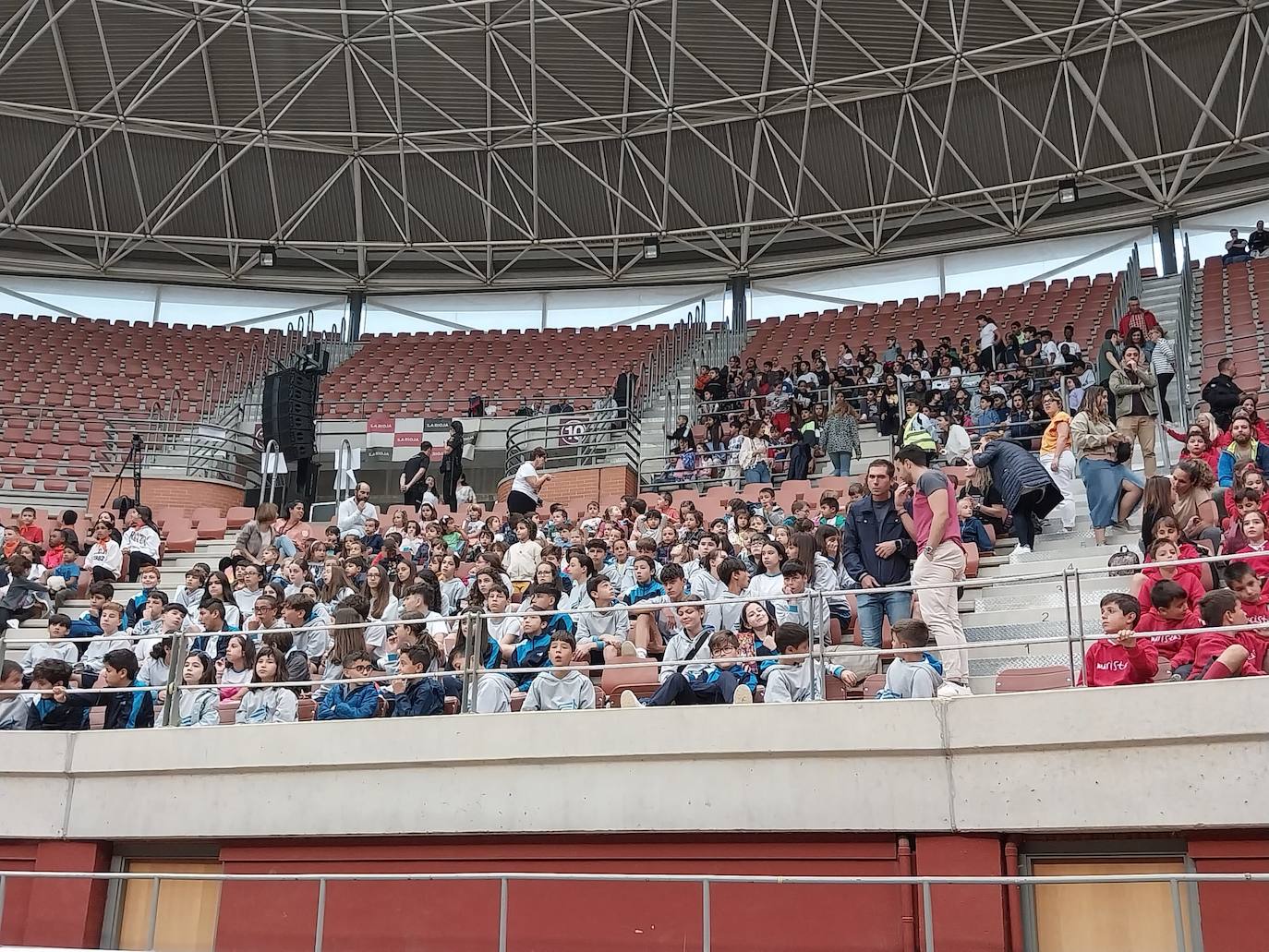 Exhibición de la Policía Nacional para niños en La Ribera