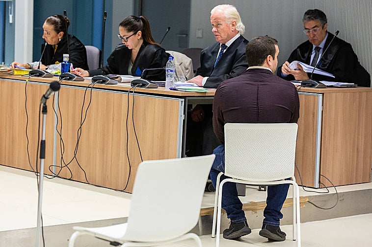 Imagen del encausado durante la vista que se celebra en la Audiencia Provincial.