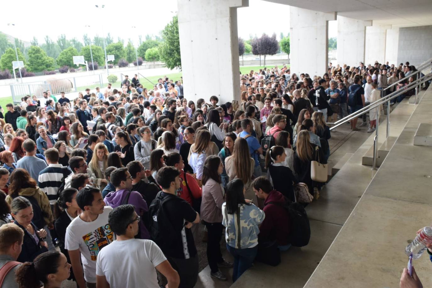 Cientos de aspirantes, en las oposiciones de Educación