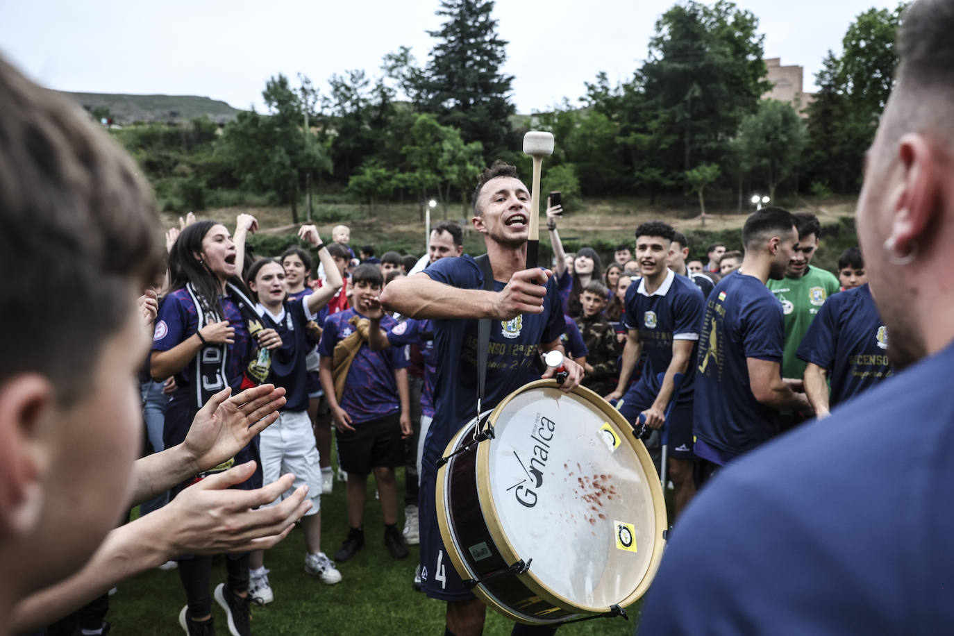 Anguiano celebra el ascenso de su equipo a Segunda Federación