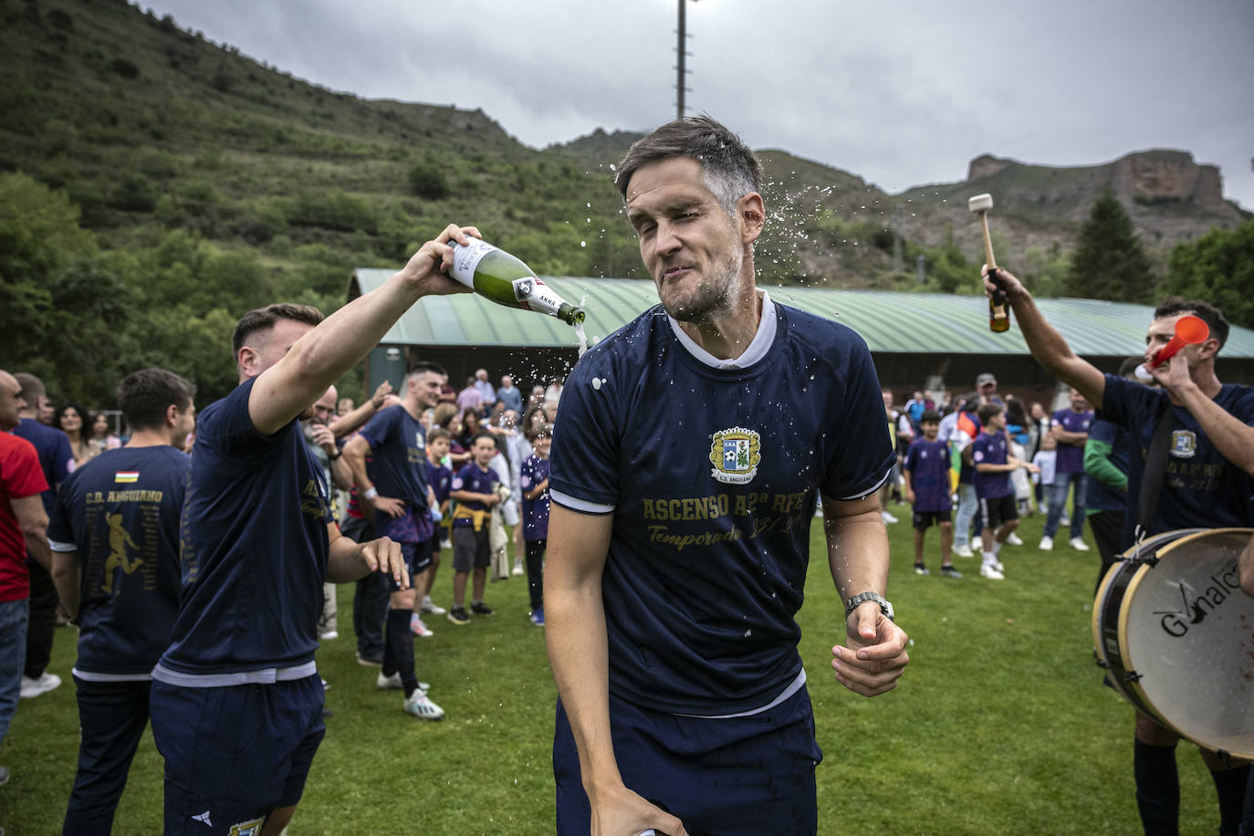 Anguiano celebra el ascenso de su equipo a Segunda Federación
