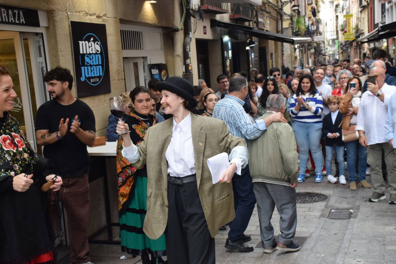 La calle San Juan ya está de fiesta