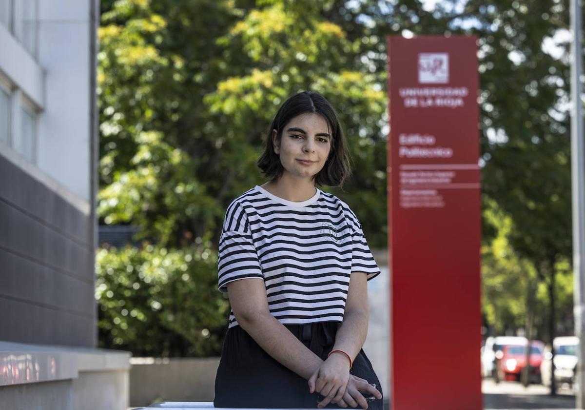 Paula Buzarra, estudiante de la Universidad de La Rioja.