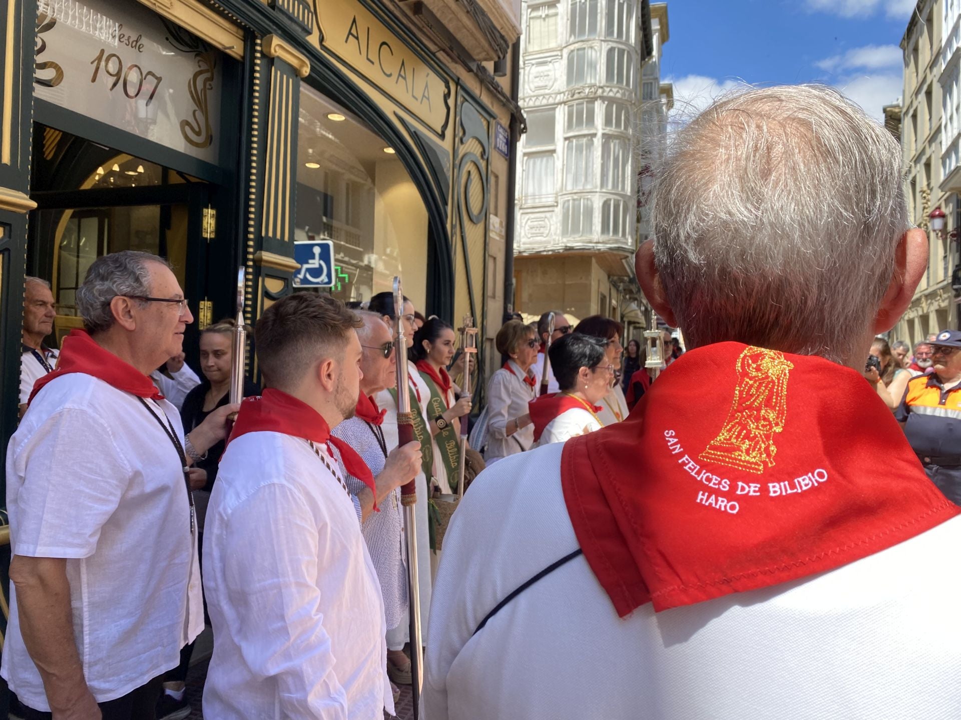 El disparo del cohete en Haro, en imágenes