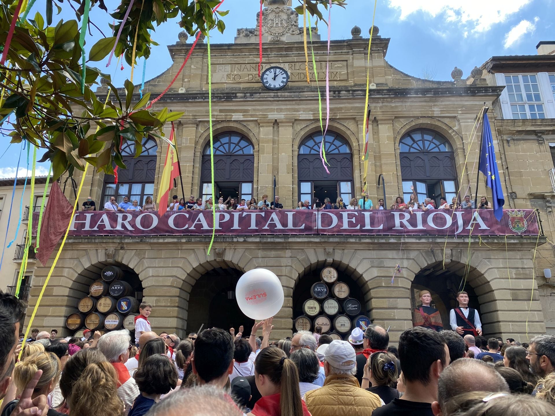 El disparo del cohete en Haro, en imágenes