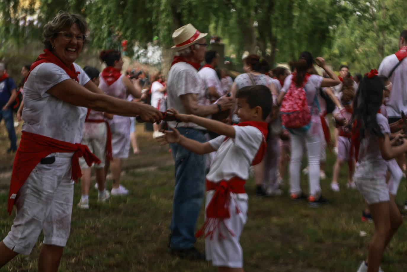 La Batalla del Vino infantil, en imágenes