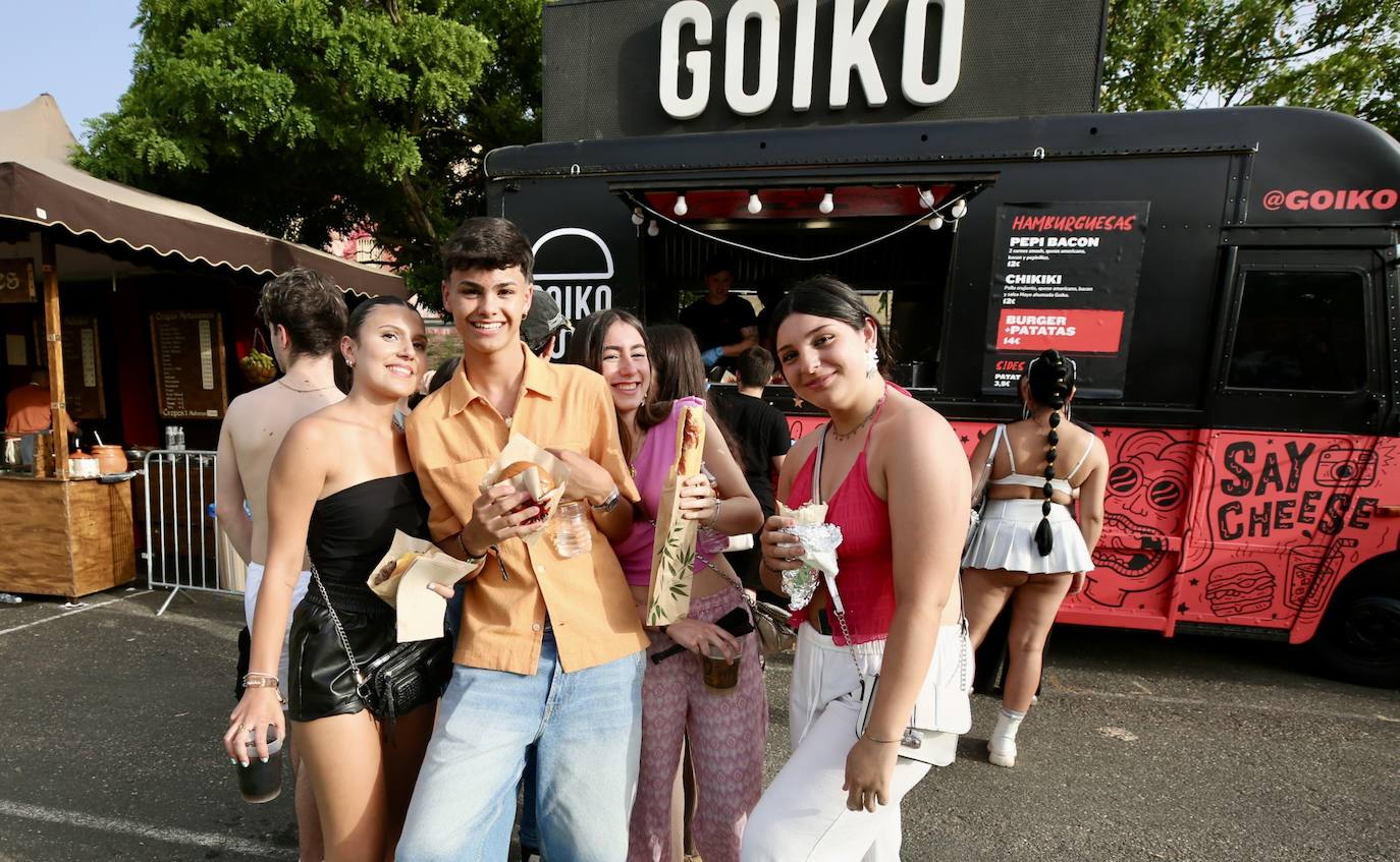 Inauguración de Holika con Raul Clyde como sorpresa