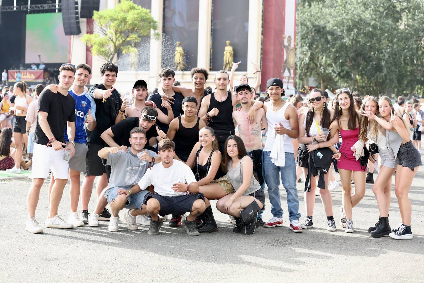 Inauguración de Holika con Raul Clyde como sorpresa