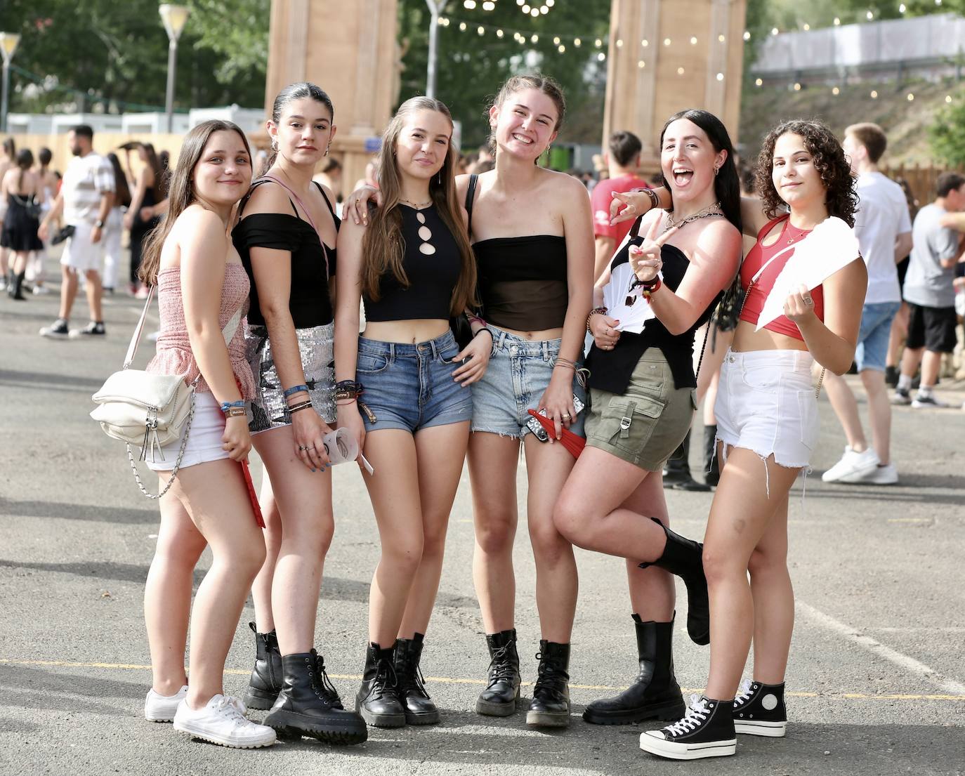 Inauguración de Holika con Raul Clyde como sorpresa