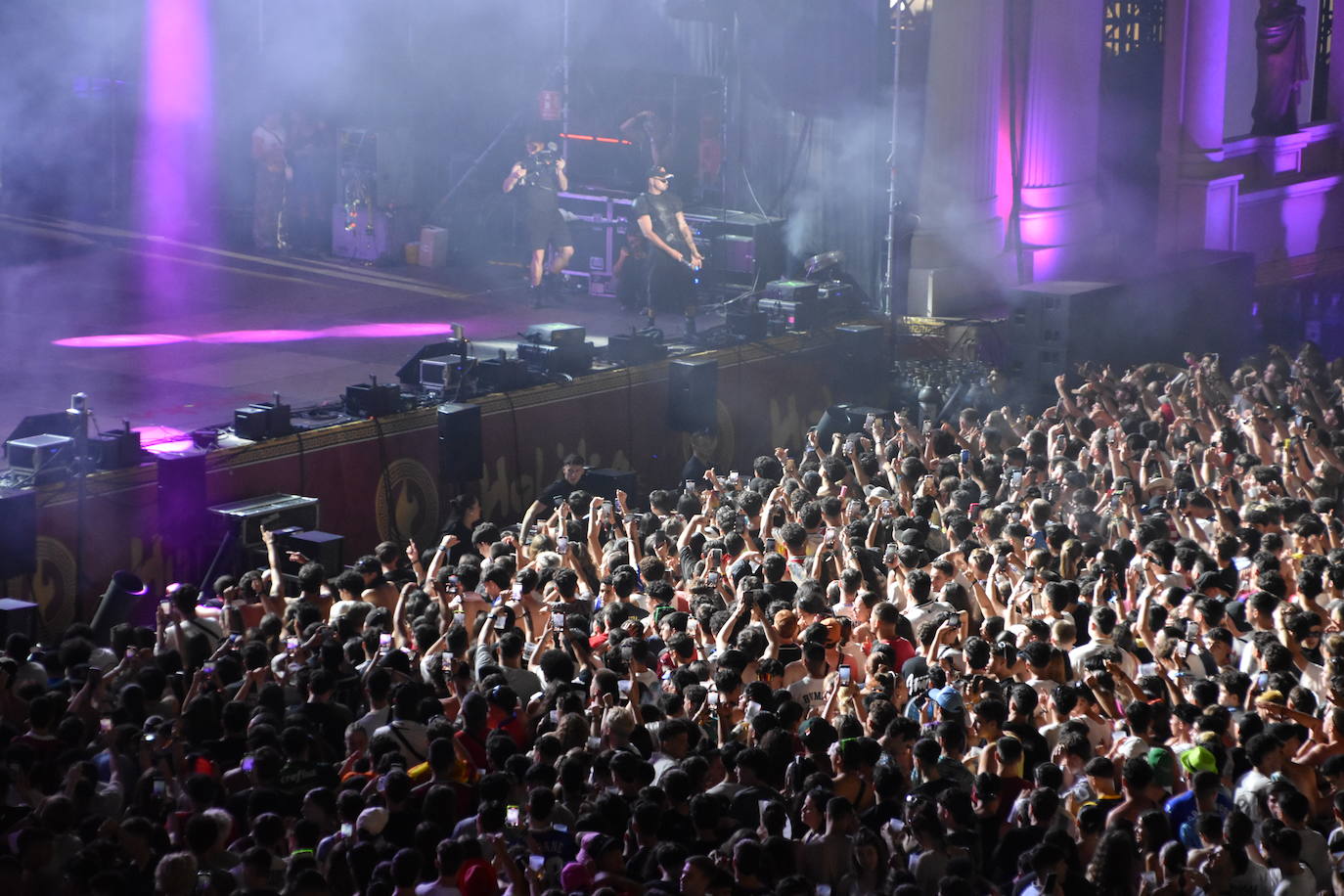 Las imágenes de los conciertos de Paopao, Álvaro Díaz y Myke Towers