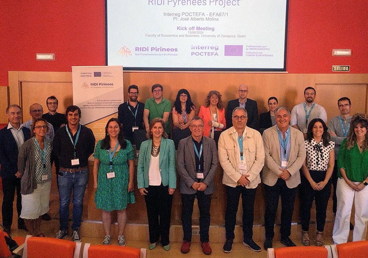 Foto de familia del lanzamiento del proyecto europeo POCTEFA RIDi Pyrinees 2024-2026.