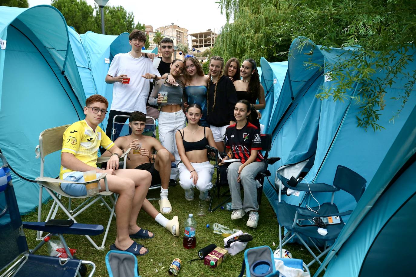 Preparativos para una noche de sábado en el Holika