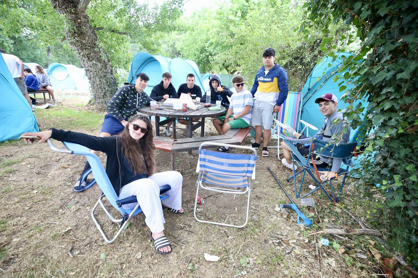 Preparativos para una noche de sábado en el Holika