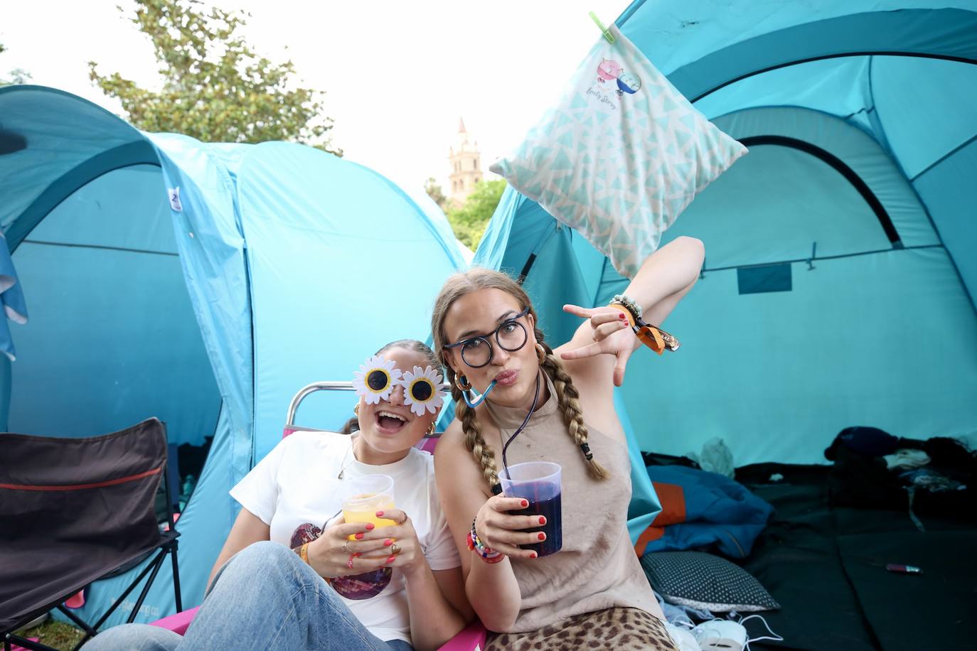 Preparativos para una noche de sábado en el Holika