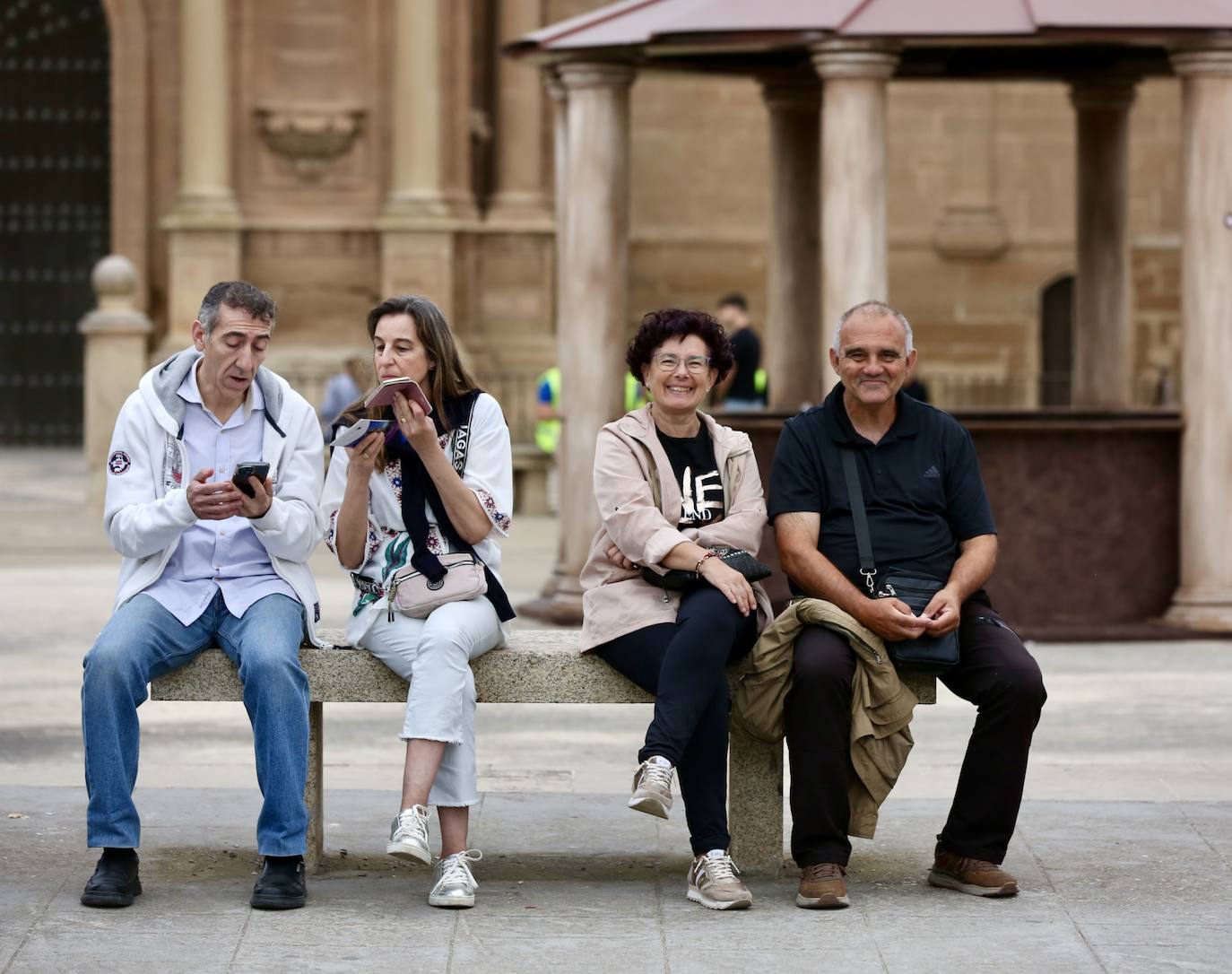 Preparativos para una noche de sábado en el Holika