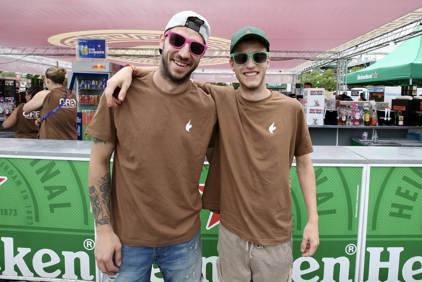 Preparativos para una noche de sábado en el Holika