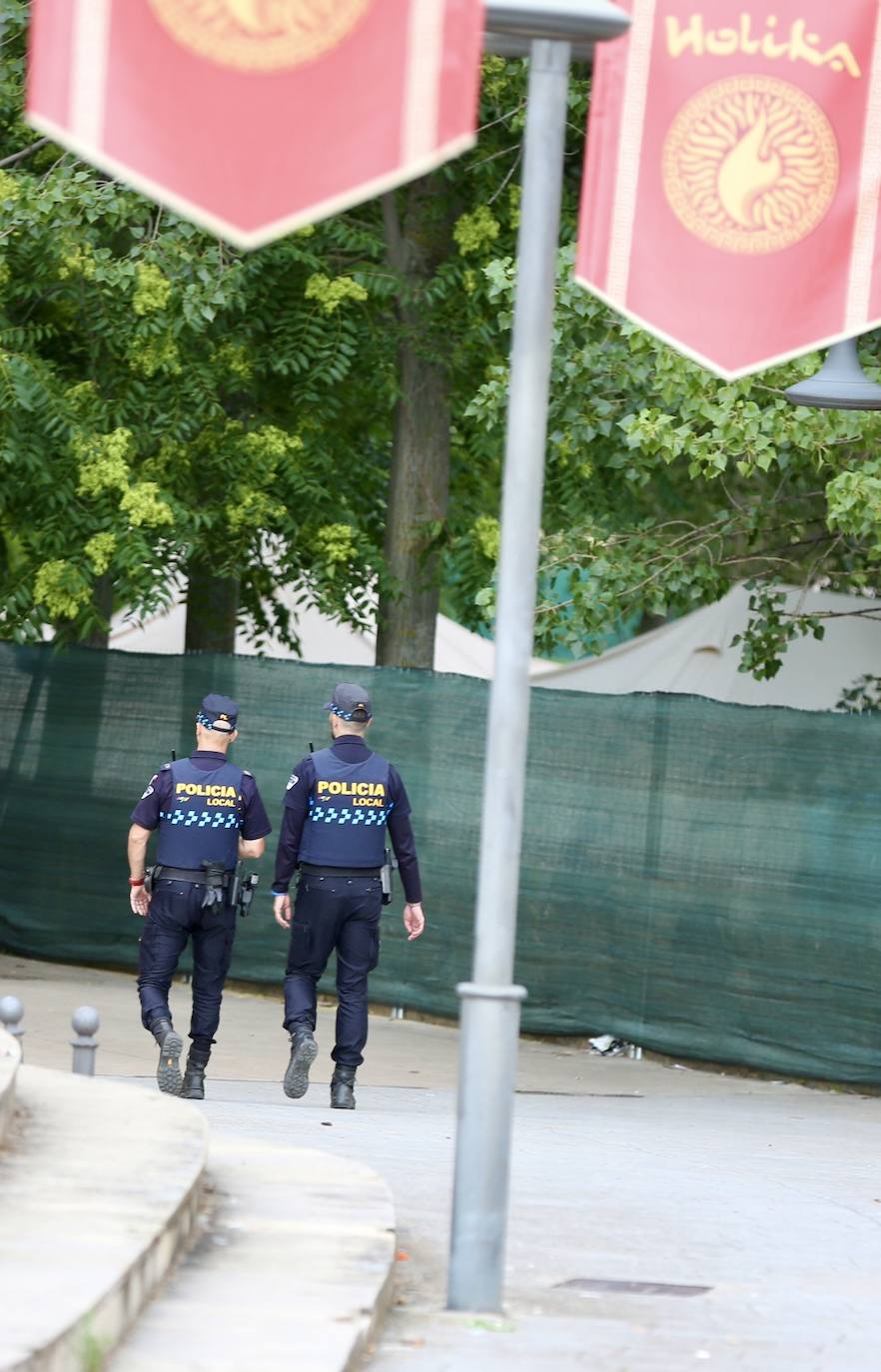 Preparativos para una noche de sábado en el Holika