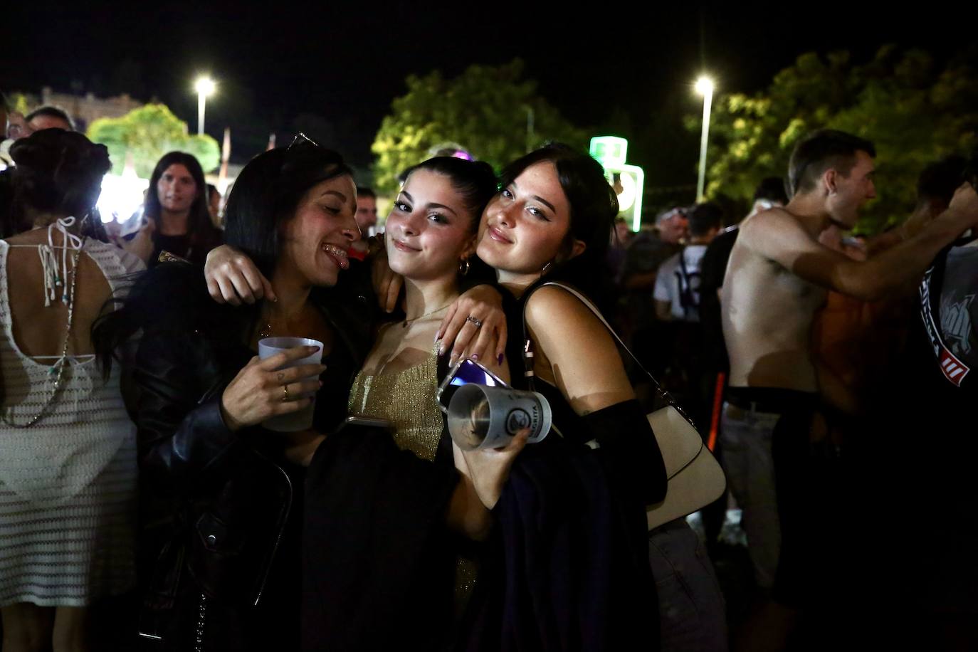 Jhayco, Tainy y Lia Kali en la noche del viernes de Holika