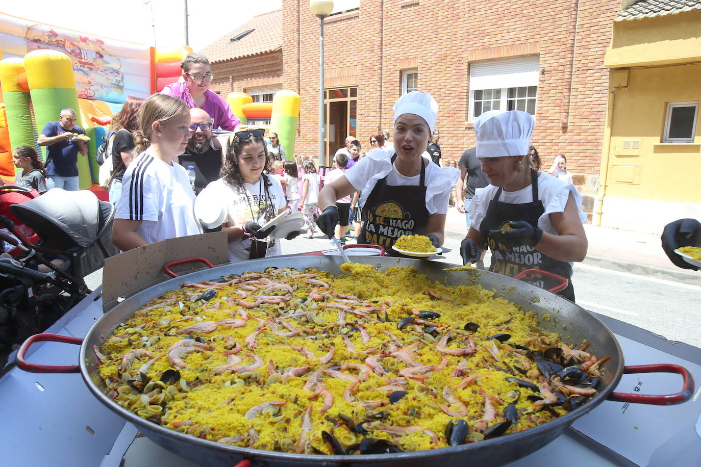 Paellas en las fiestas de Yagüe