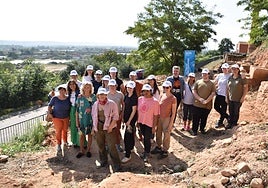 Inauguración del Campo Experimental de Arqueología UNIR 2024 en el yacimiento de La Clínica de Calahorra.