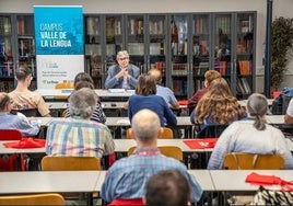 El escritor Juan Manuel de Prada, en un curso anterior de Escritura Creativa de la Universidad de La Rioja.