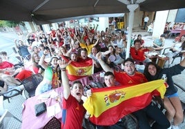 Los aficionados disfrutaron en las terrazas de Logroño de la semifinal