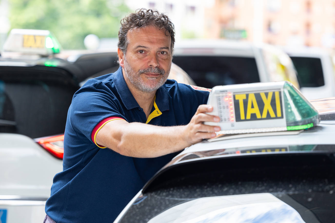 Sergio Ranero, nuevo representante de los taxistas riojanos, con Logroño a la cabeza, y del servicio de 'radiotaxi' 941505050.