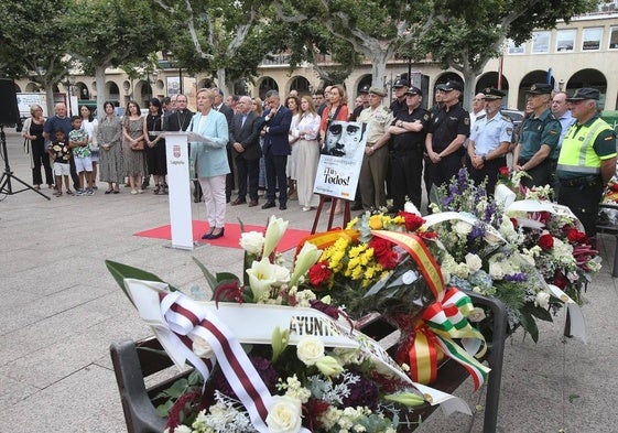 El acto ha tenido lugar en el monumento dedicado a las víctimas del terrorismo de El Espolón.