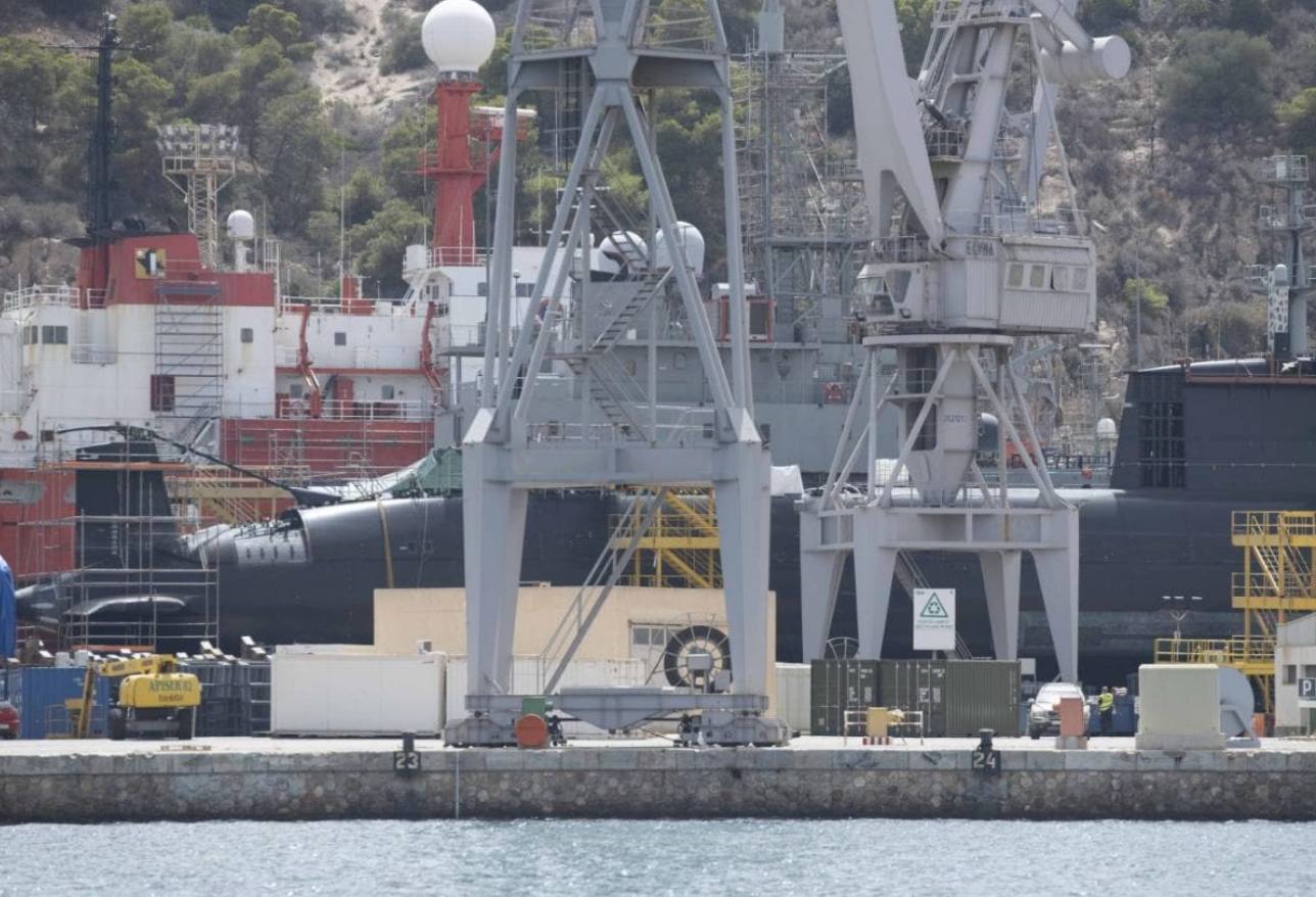 El S-81 'Isaac Peral', varado en las instalaciones de Navantia en Cartagena.