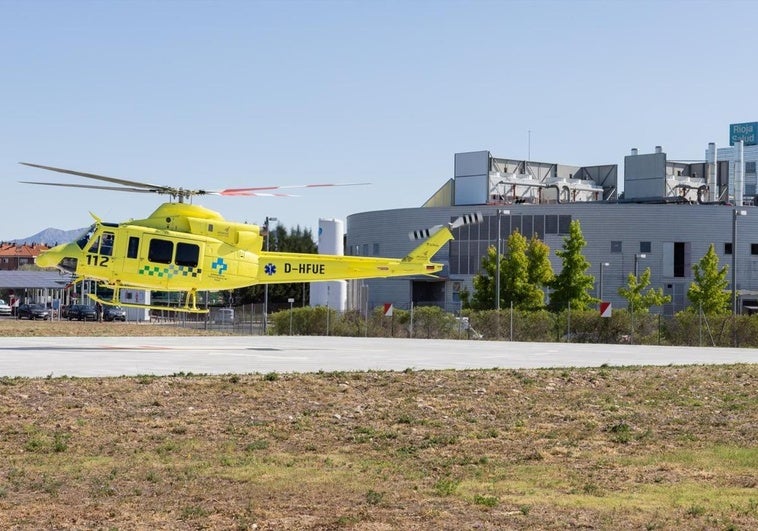 El 'Galeno' despega desde el helipuerto del Hospital San Pedro.