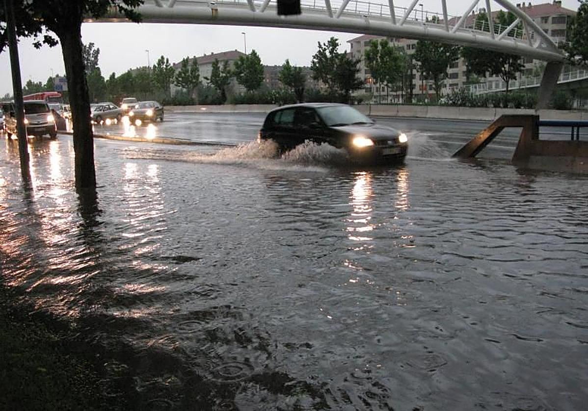 La zona sur de Logroño sufre frecuentes inundaciones por las tormentas, como ésta del año 2010