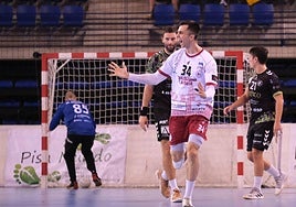 David Cadarso celebra un gol ante el Torrelavega el curso pasado.