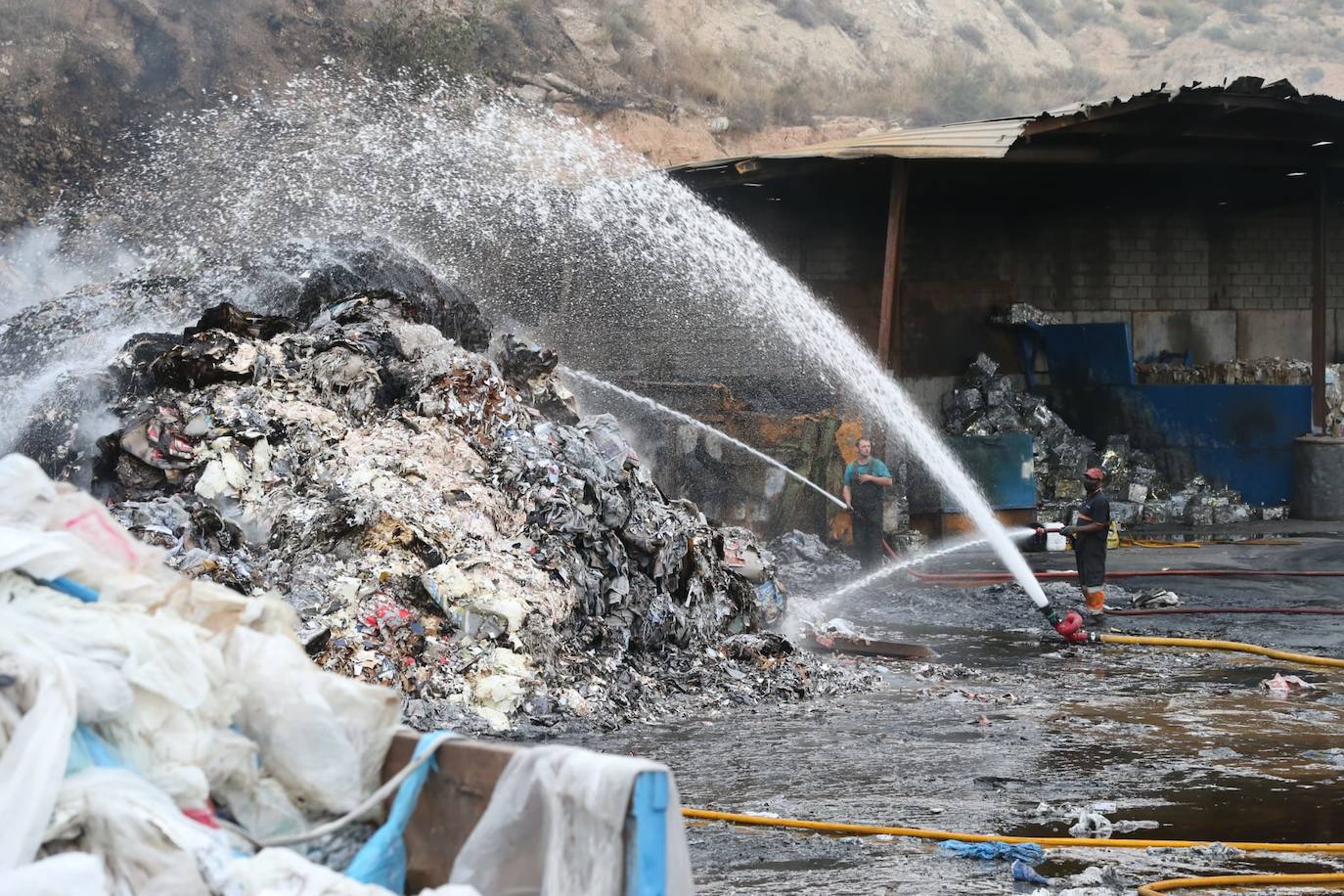 Las imágenes del incendio de Recirsa