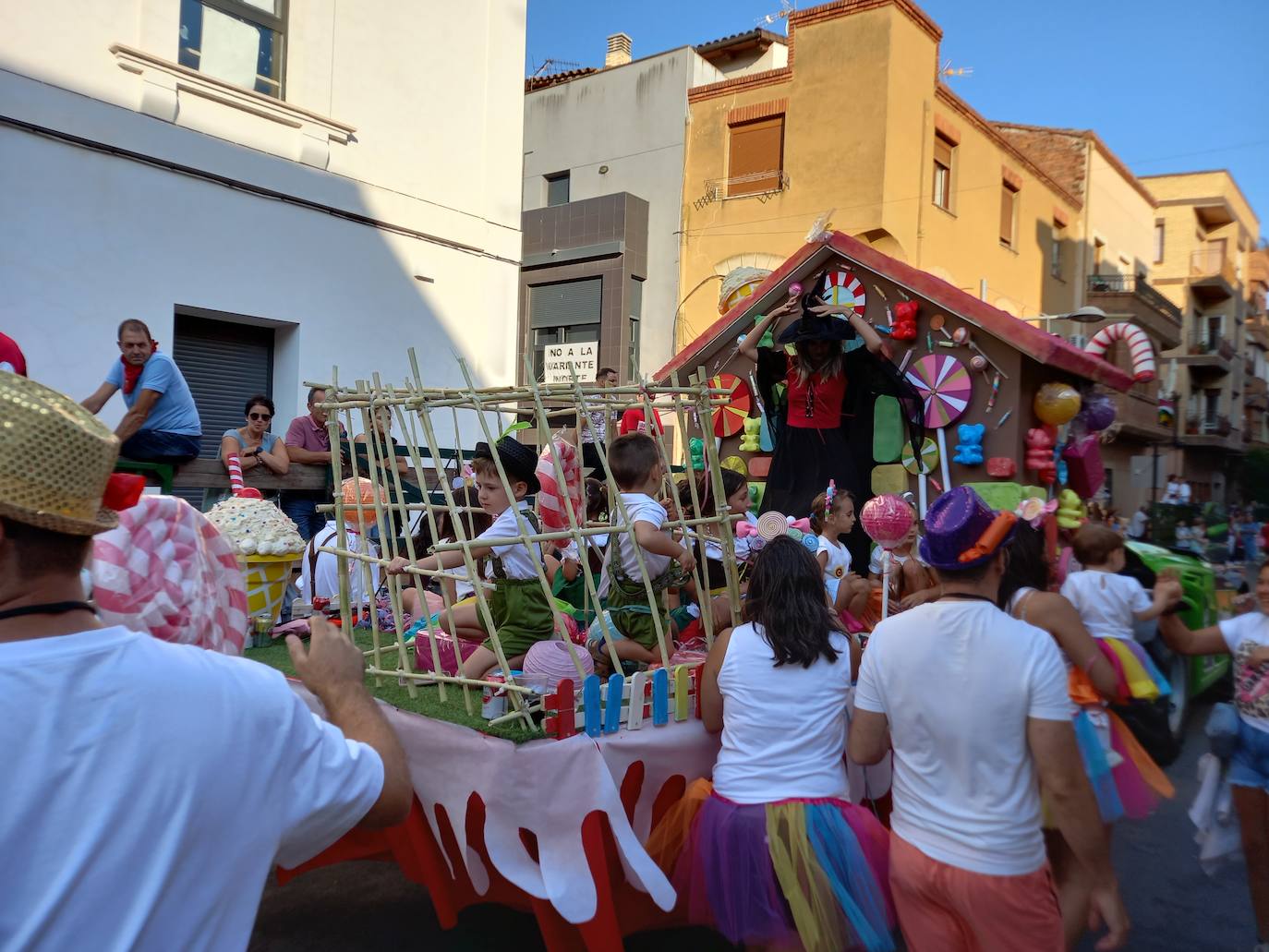 Desfile de carrozas en las fiestas de Rincón de Soto