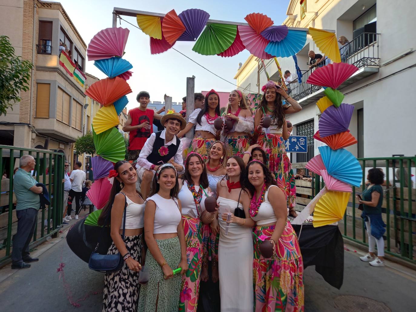 Desfile de carrozas en las fiestas de Rincón de Soto