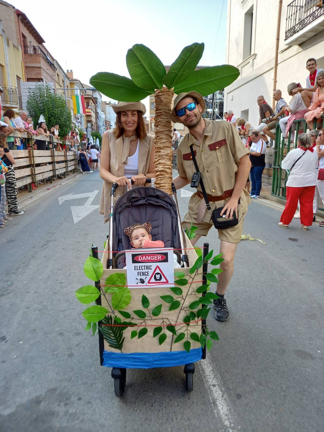 Desfile de carrozas en las fiestas de Rincón de Soto