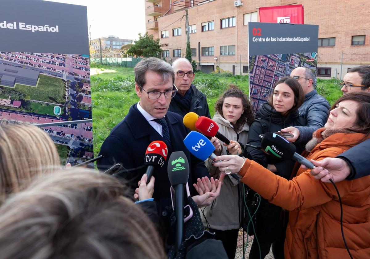 El rector y el secretario general de la UR cobran más que el presidente y los consejeros